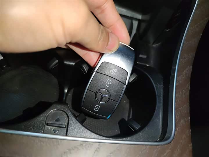 Фото 9 - Mercedes-Benz GLC-Class