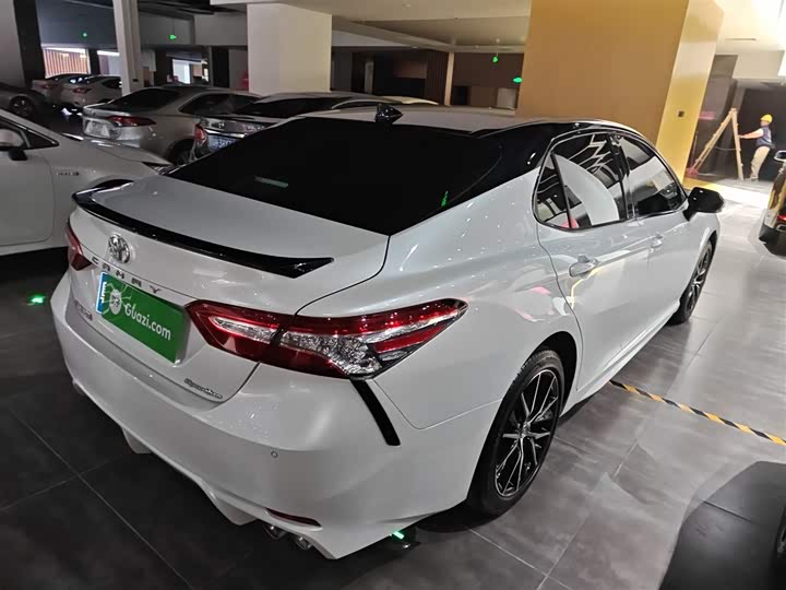 Фото 7 - Toyota Camry