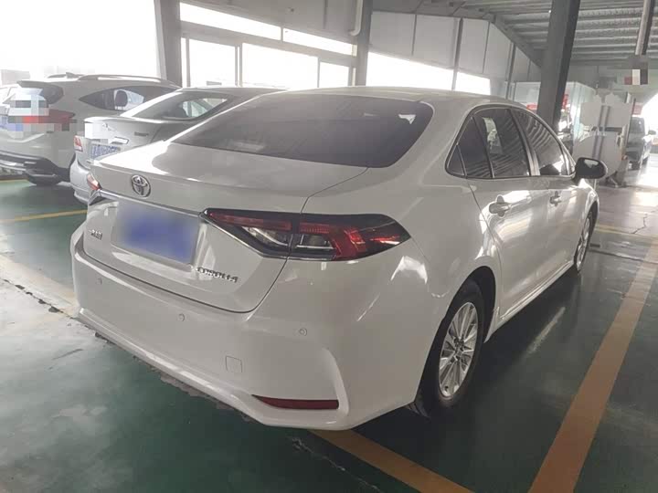 Фото 7 - Toyota Corolla