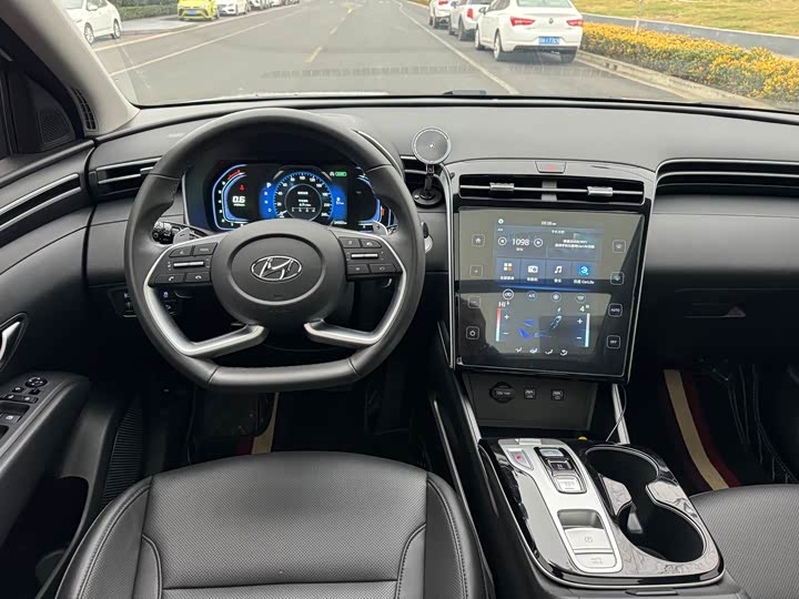 Фото 4 - Hyundai Tucson L