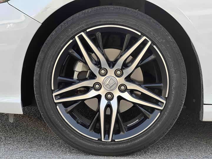 Фото 5 - Honda Inspire