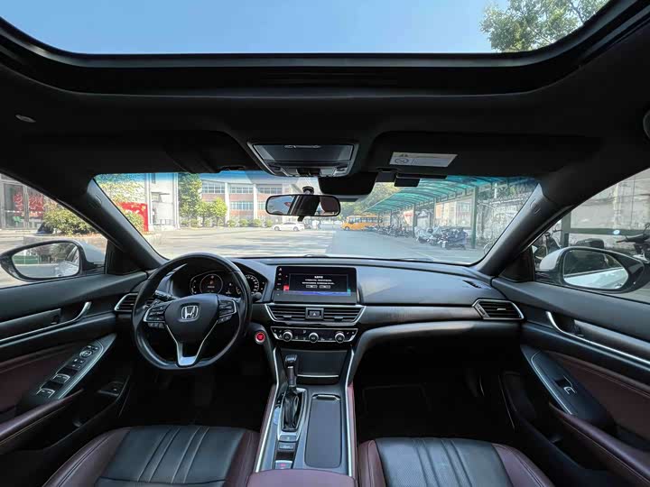 Фото 8 - Honda Inspire