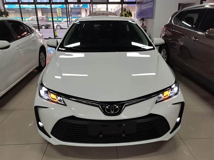 Фото 3 - Toyota Corolla