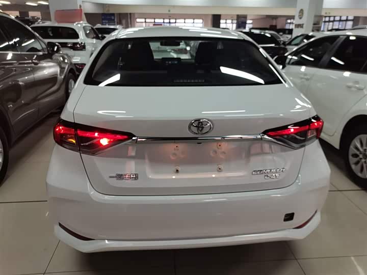 Фото 6 - Toyota Corolla