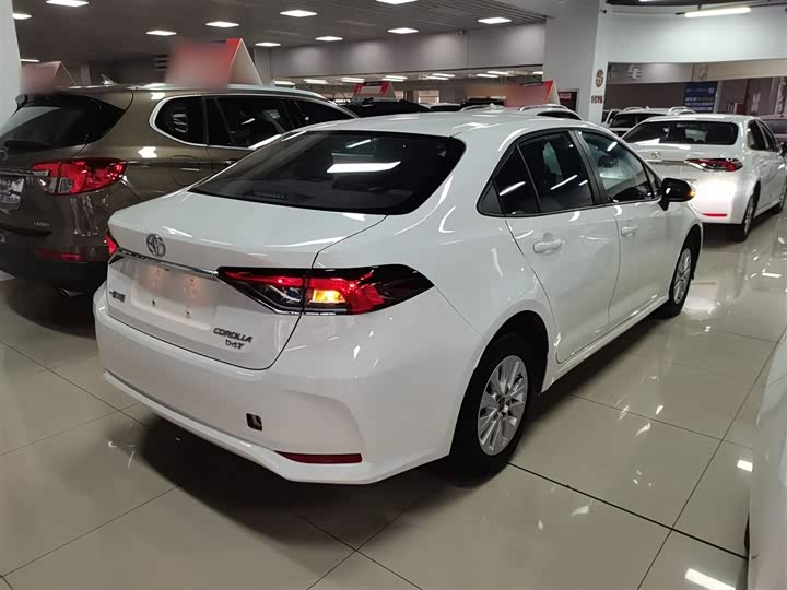 Фото 7 - Toyota Corolla