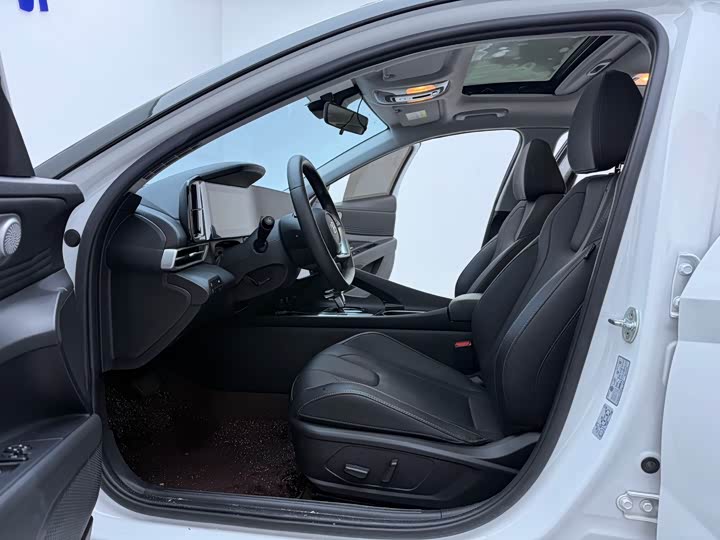 Фото 5 - Hyundai Elantra N line