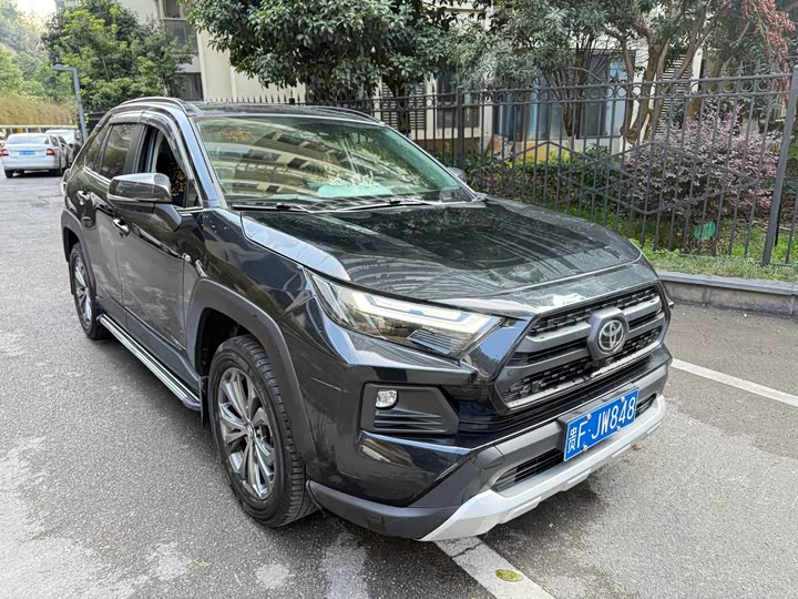 Фото 3 - Toyota RAV4