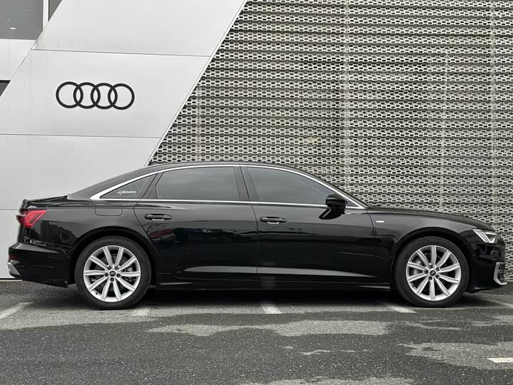 Фото 3 - Audi A6L