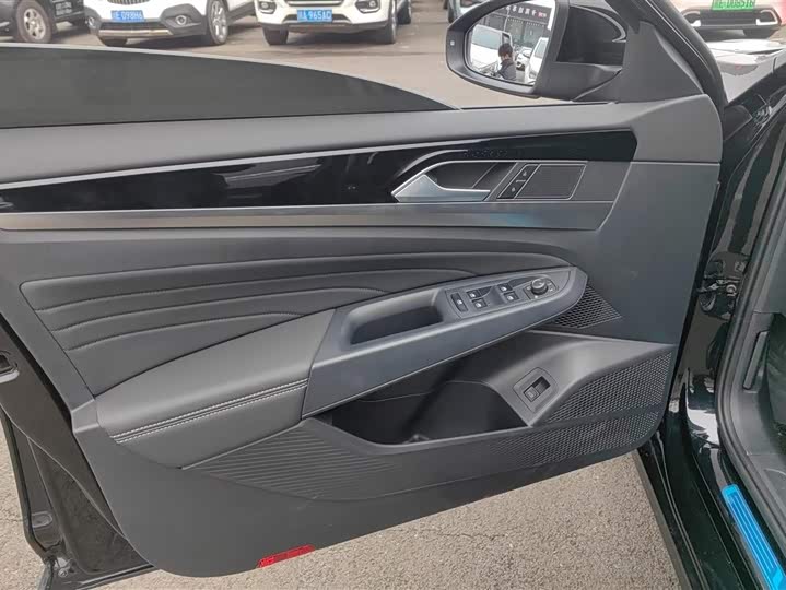 Фото 7 - Volkswagen Passat