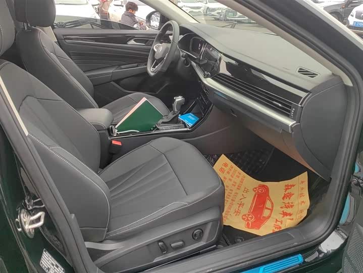 Фото 8 - Volkswagen Passat