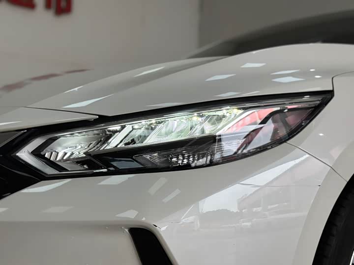 Фото 4 - Nissan Sylphy