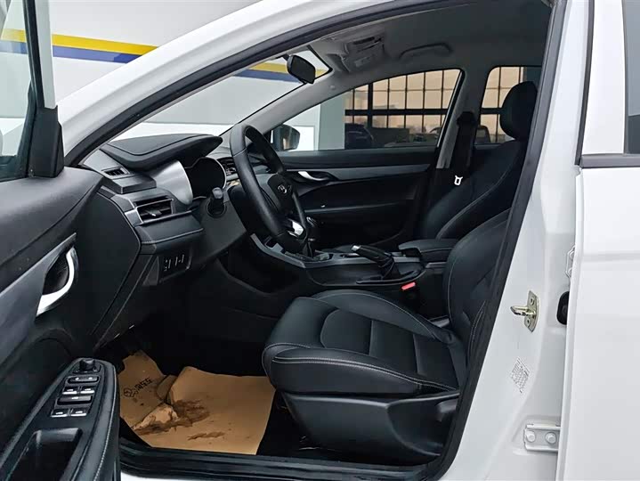 Фото 9 - Geely Emgrand