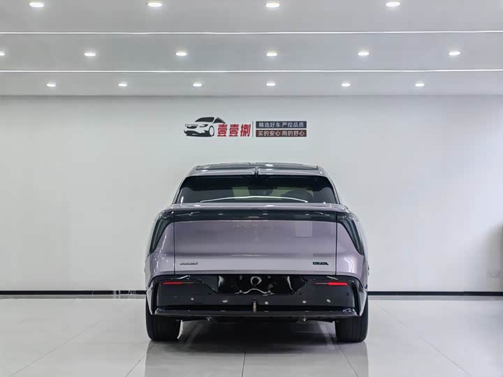 Фото 2 - HiPhi Y