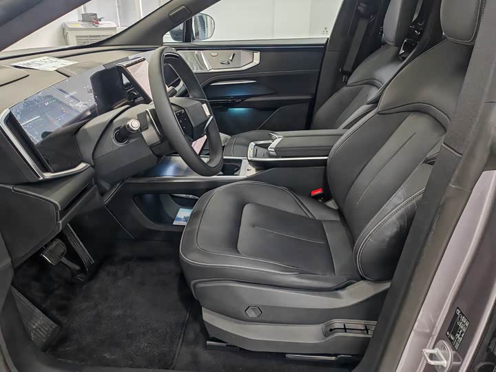 Фото 4 - HiPhi Y