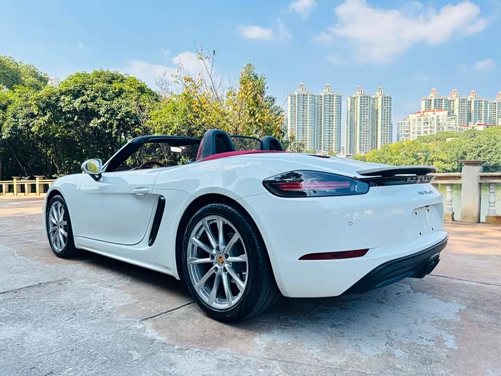 Фото 2 - Porsche 718