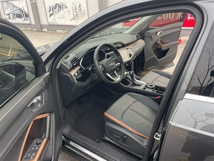 Фото 8 - Audi Q3