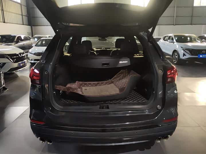 Фото 4 - Chevrolet Equinox