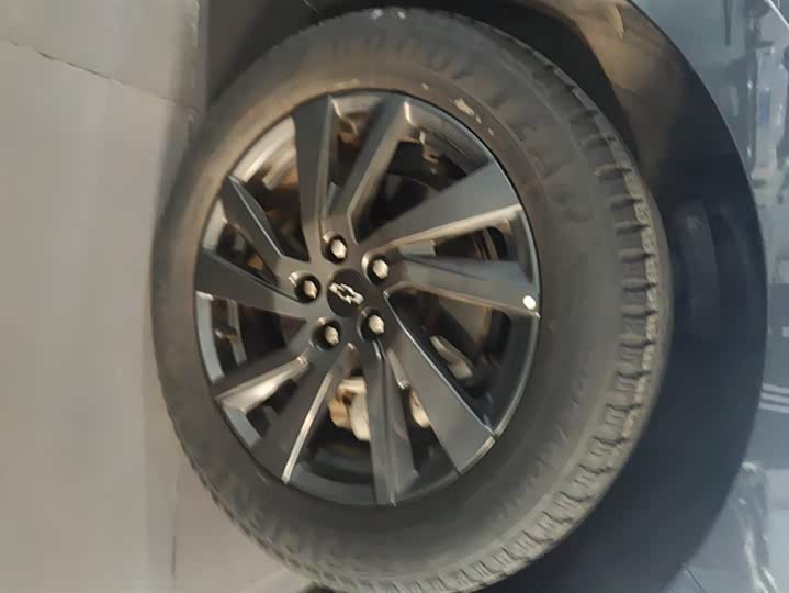 Фото 6 - Chevrolet Equinox