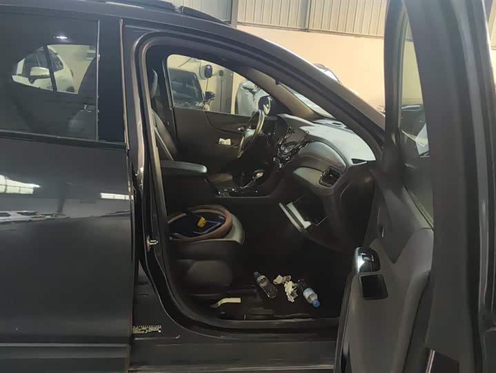 Фото 8 - Chevrolet Equinox