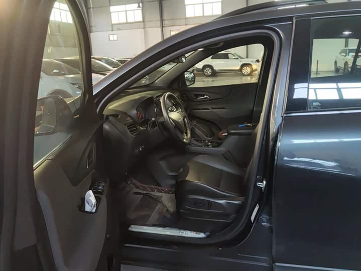 Фото 9 - Chevrolet Equinox