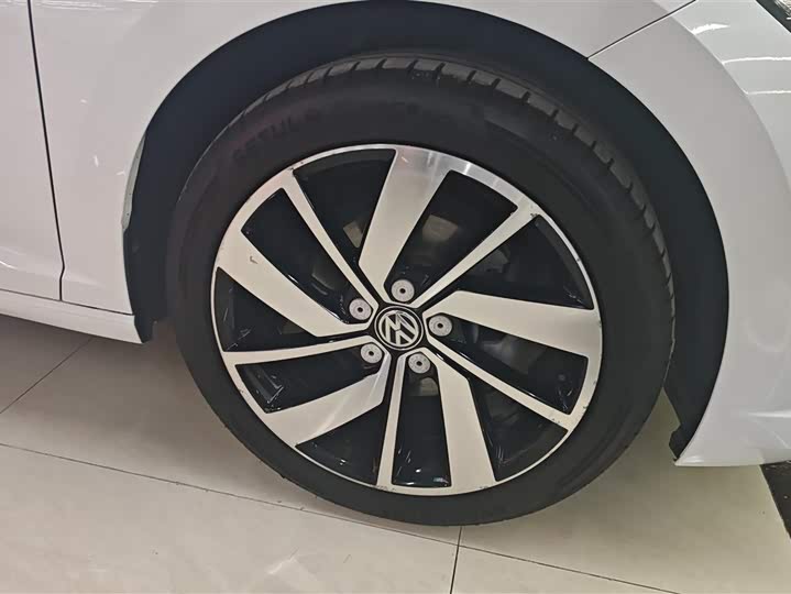 Фото 6 - Volkswagen Sagitar L