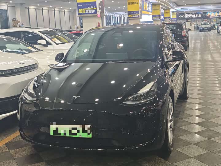 Фото 1 - Tesla Model Y