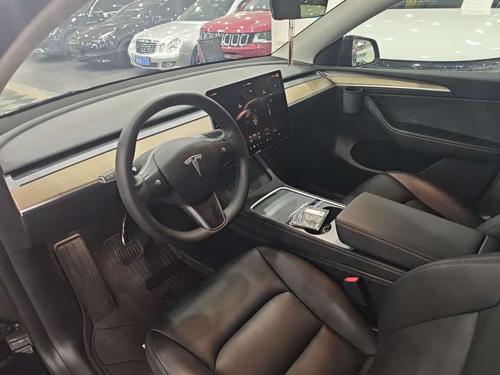 Фото 7 - Tesla Model Y