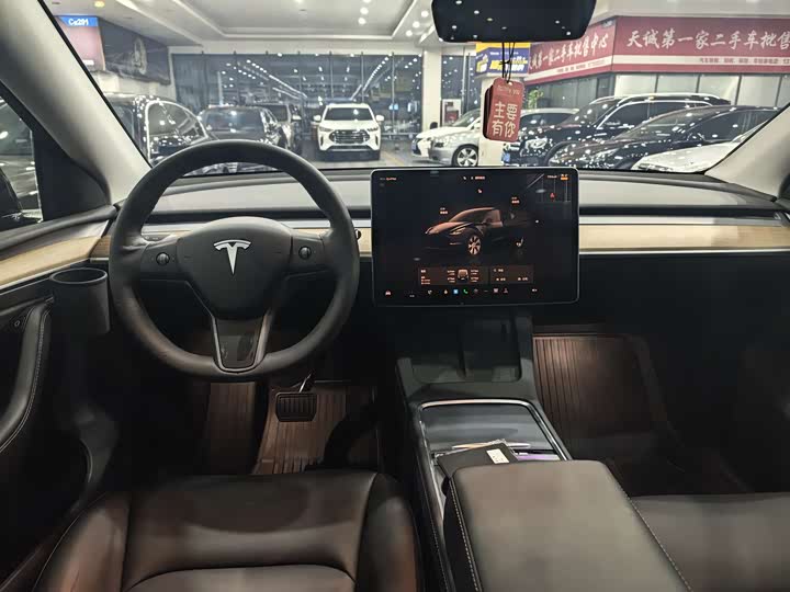 Фото 9 - Tesla Model Y