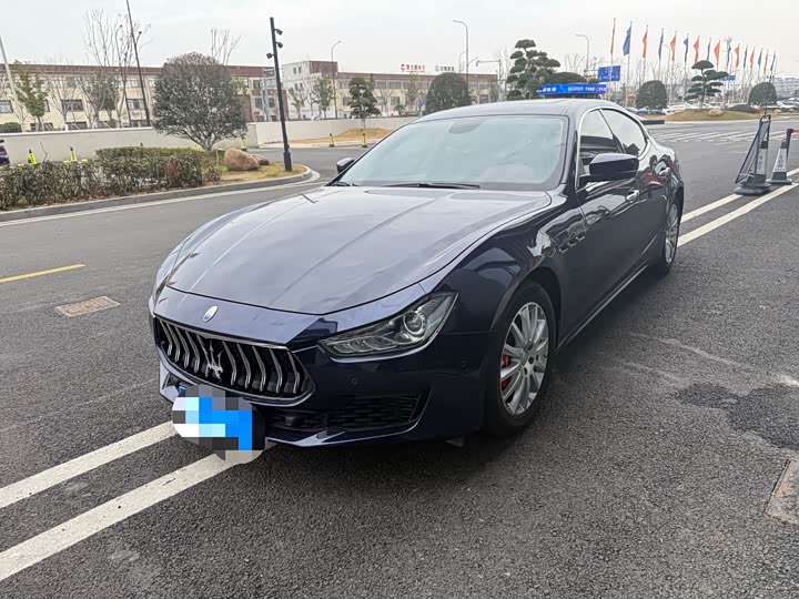 Фото 1 - Maserati Ghibli
