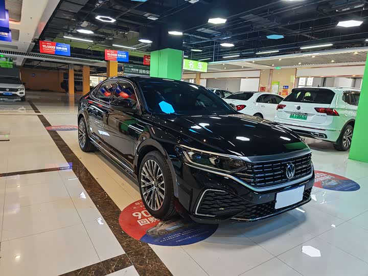 Фото 1 - Volkswagen Passat