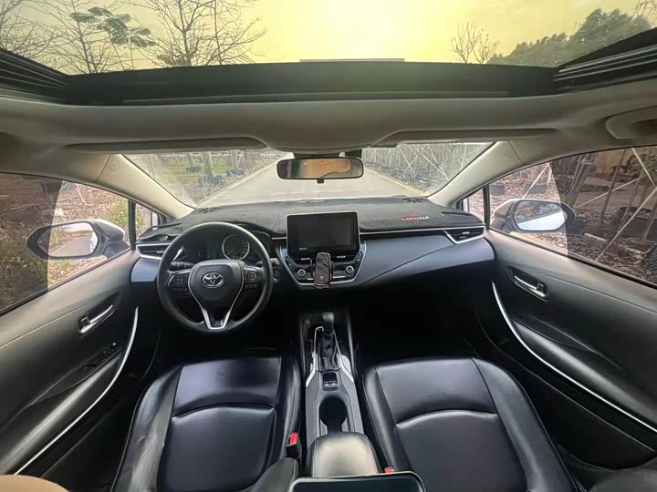 Фото 7 - Toyota Corolla