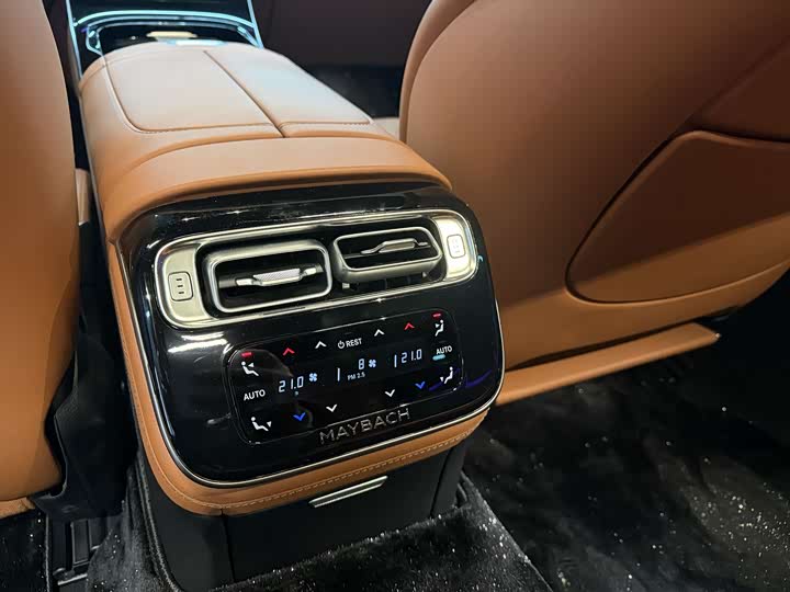 Фото 9 - Mercedes-Benz Maybach S-Class