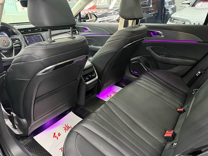 Фото 8 - Hongqi H5