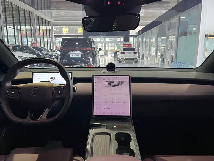 Фото 8 - Nio ET5T