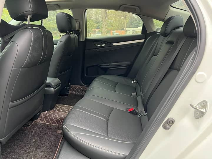 Фото 9 - Honda Civic