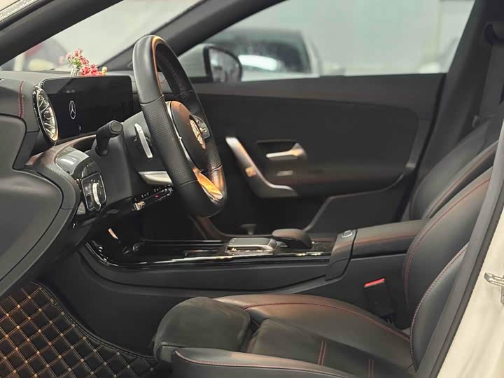 Фото 4 - Mercedes-Benz CLA-Class