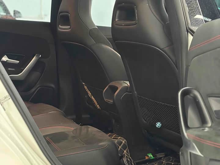 Фото 9 - Mercedes-Benz CLA-Class