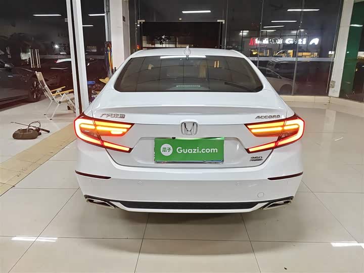 Фото 6 - Honda Accord