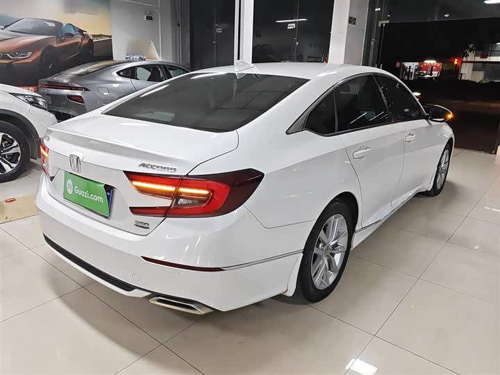 Фото 7 - Honda Accord