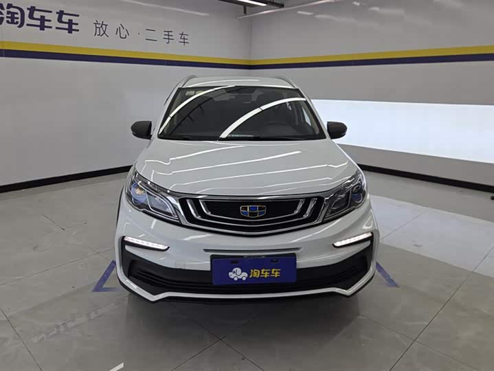 Фото 2 - Geely Vision X3
