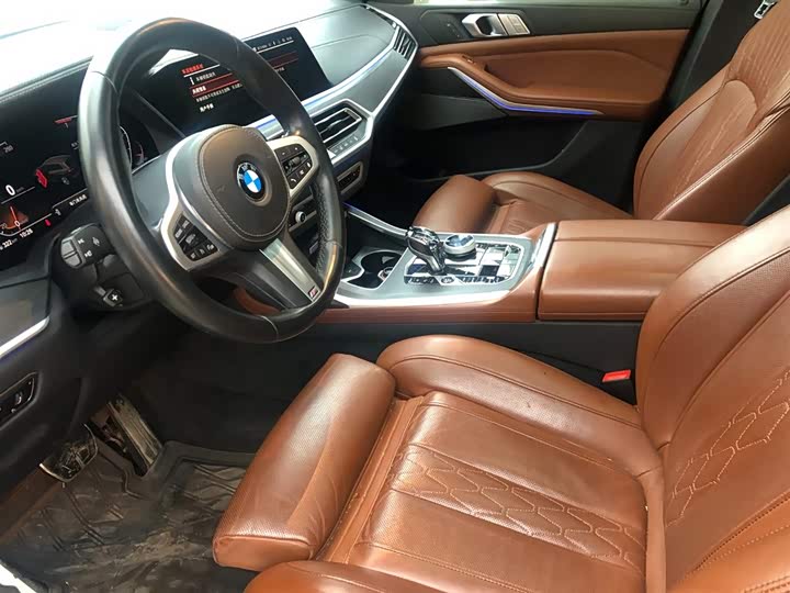 Фото 8 - BMW X7