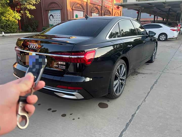 Фото 3 - Audi A6L