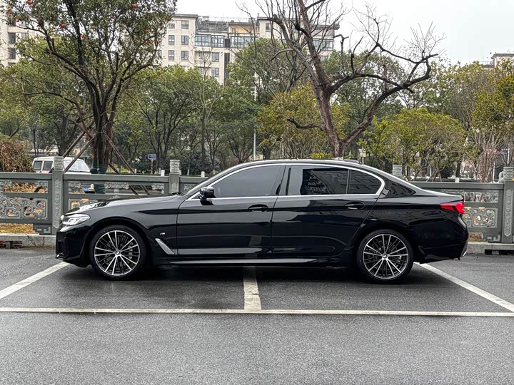 Фото 3 - BMW 5 Series