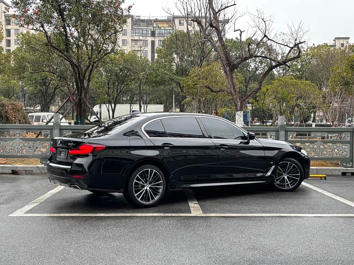 Фото 4 - BMW 5 Series