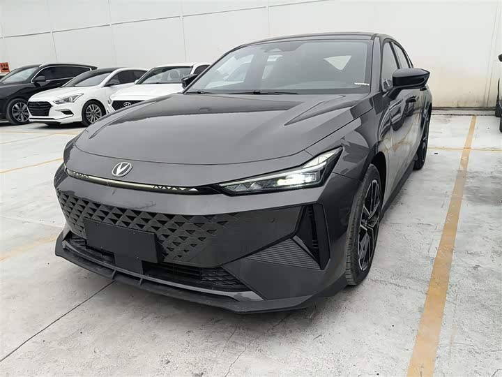 Фото 1 - Changan UNI-V Hybrid