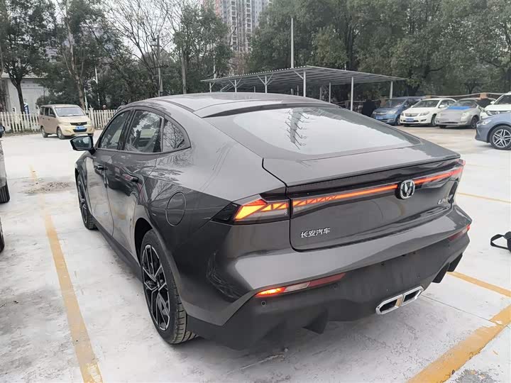 Фото 5 - Changan UNI-V Hybrid