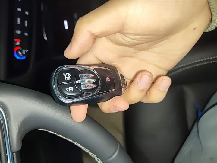 Фото 9 - Buick Regal