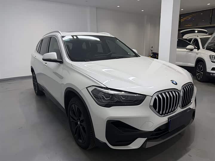Фото 3 - BMW X1