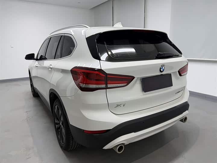 Фото 6 - BMW X1