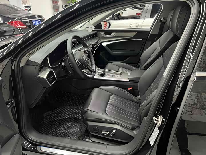 Фото 5 - Audi A6L